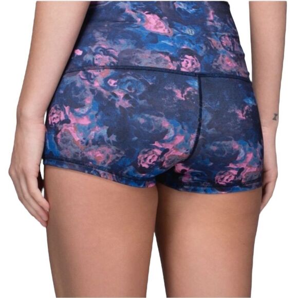 Lululemon Boogie Short Roll Down Berry Pink Navy Naval Blue Sz 6 EUC - Picture 2 of 7